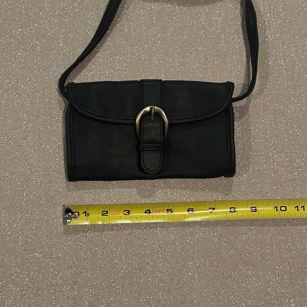 Black envelope wallet with silver buckle and removable strap - Picture 8 of 9